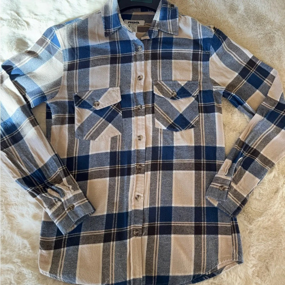 RSQ Large Scale Flannel. All over pattern. Button front. Long sleeves. Xsmall - Picture 3 of 11